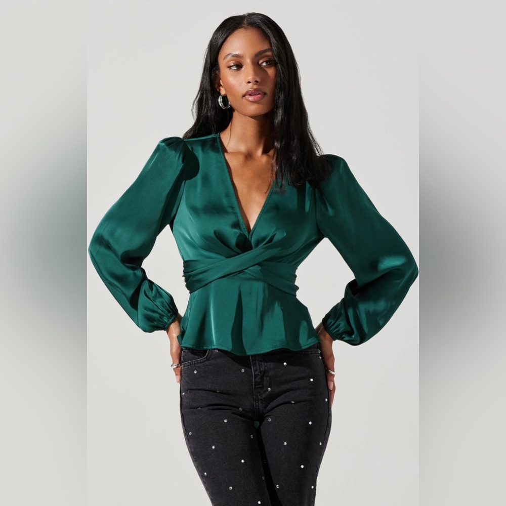 Brand new with tags ASTR THE LABEL Eliana Top